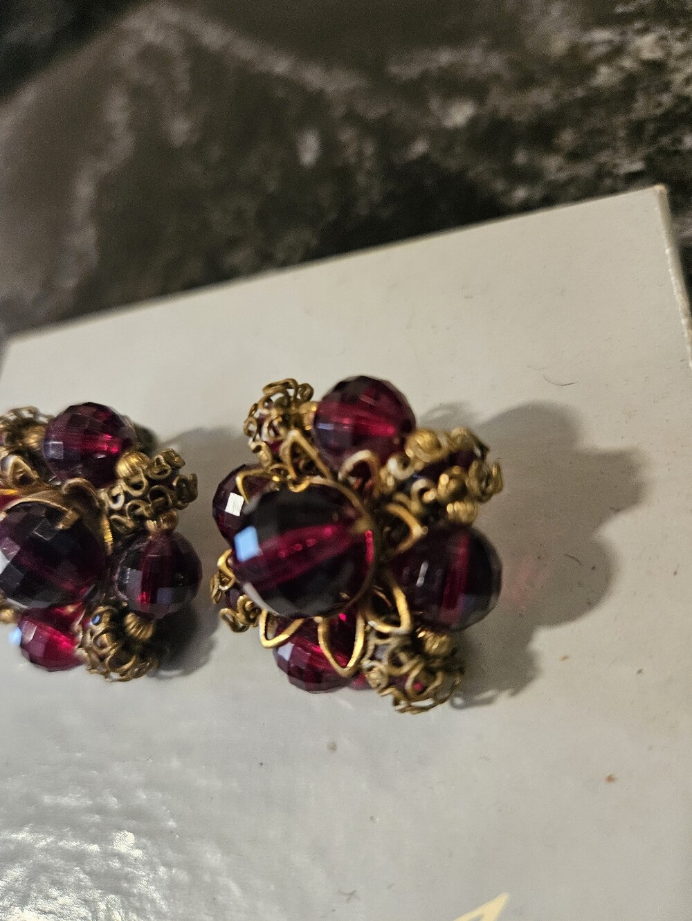 Vintage 1964 Crown Trifari Renaissance Clip On Earrings Cranberry glass cluster - Picture 2 of 4